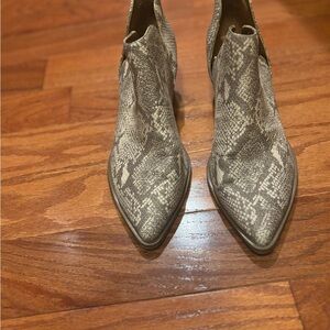 Universal Thread Snakeskin Ankle Boots NWOT